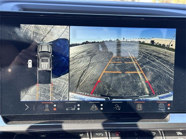 GMC Sierra 1500 Vehicle Full-screen Gallery Image 17