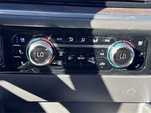 GMC Sierra 1500 Vehicle Full-screen Gallery Image 19