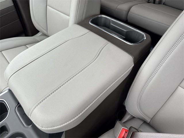 GMC Sierra 1500 Vehicle Full-screen Gallery Image 21