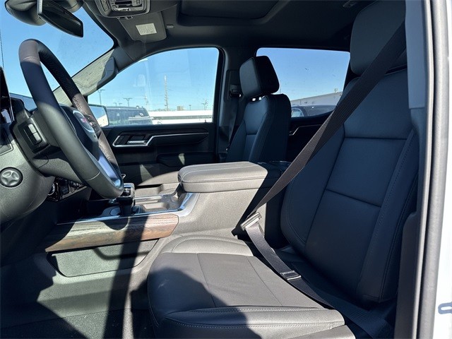 GMC Sierra 1500 Vehicle Full-screen Gallery Image 11