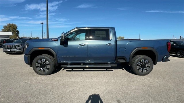 GMC Sierra 2500HD Vehicle Full-screen Gallery Image 05