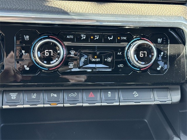 GMC Sierra 2500HD Vehicle Full-screen Gallery Image 19