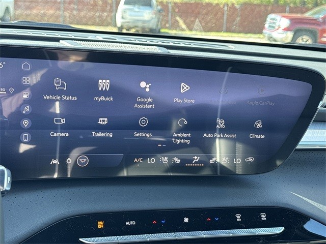 Buick Enclave Vehicle Full-screen Gallery Image 16