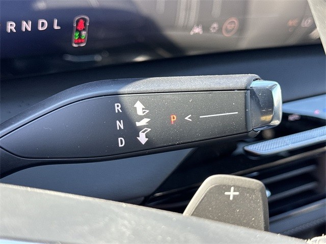 Buick Enclave Vehicle Full-screen Gallery Image 20