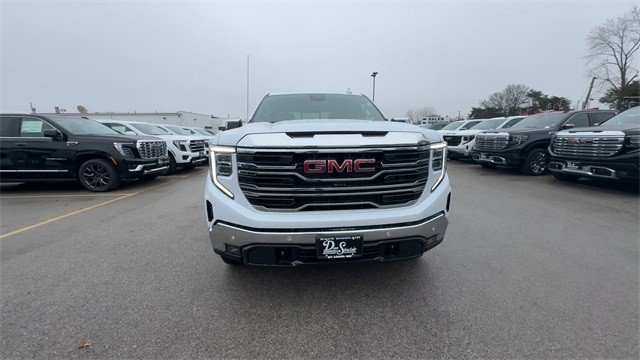 GMC Sierra 1500 Vehicle Full-screen Gallery Image 03