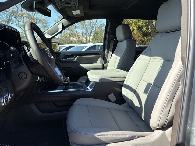 GMC Sierra 1500 Vehicle Full-screen Gallery Image 11