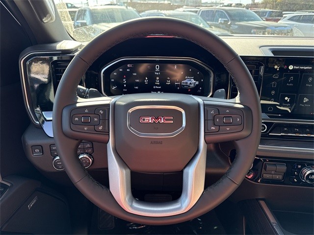 GMC Sierra 1500 Vehicle Full-screen Gallery Image 14