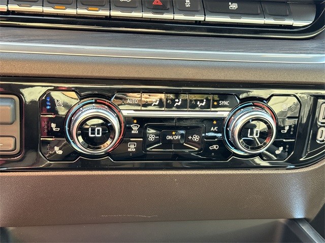 GMC Sierra 1500 Vehicle Full-screen Gallery Image 19