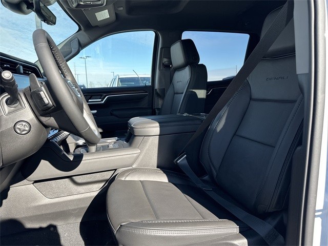 GMC Sierra 1500 Vehicle Full-screen Gallery Image 11