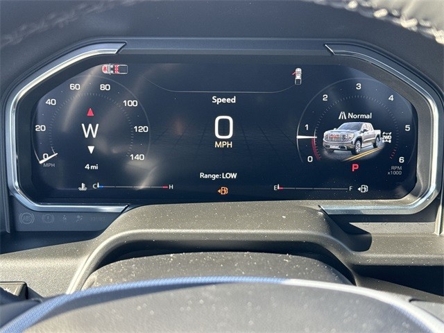 GMC Sierra 1500 Vehicle Full-screen Gallery Image 15