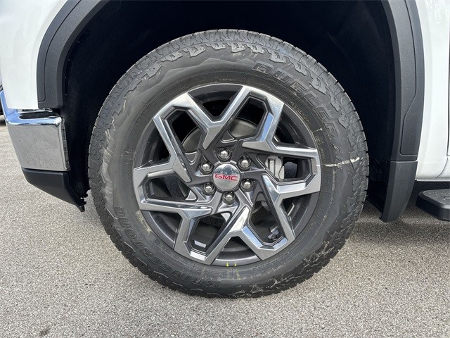 GMC Sierra 1500 Vehicle Full-screen Gallery Image 10