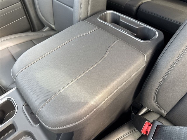 GMC Sierra 1500 Vehicle Full-screen Gallery Image 21