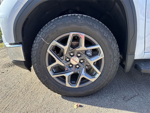 GMC Sierra 1500 Vehicle Full-screen Gallery Image 10