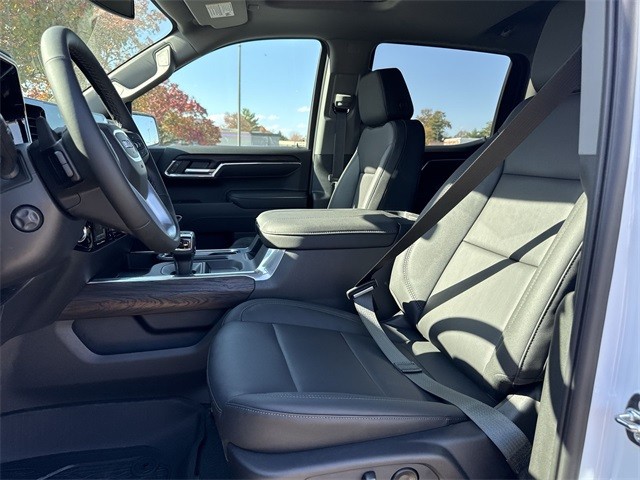 GMC Sierra 1500 Vehicle Full-screen Gallery Image 11