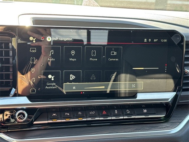 GMC Sierra 1500 Vehicle Full-screen Gallery Image 16