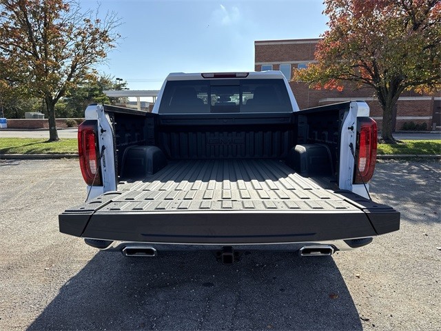 GMC Sierra 1500 Vehicle Full-screen Gallery Image 24