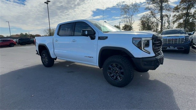 GMC Sierra 1500 Vehicle Full-screen Gallery Image 02