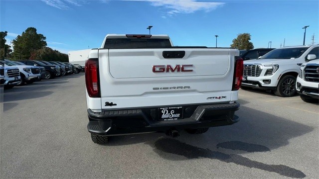 GMC Sierra 1500 Vehicle Full-screen Gallery Image 07