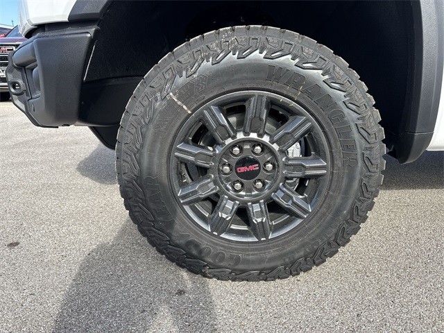 GMC Sierra 1500 Vehicle Full-screen Gallery Image 10