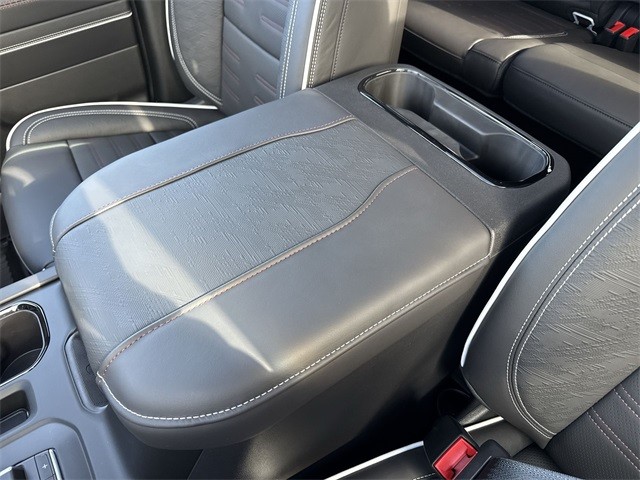 GMC Sierra 1500 Vehicle Full-screen Gallery Image 21