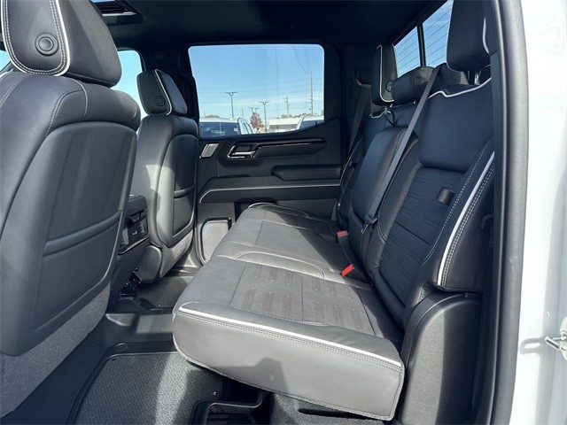 GMC Sierra 1500 Vehicle Full-screen Gallery Image 23