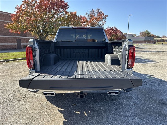 GMC Sierra 1500 Vehicle Full-screen Gallery Image 24