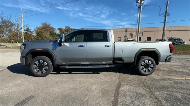 GMC Sierra 3500HD Vehicle Full-screen Gallery Image 05