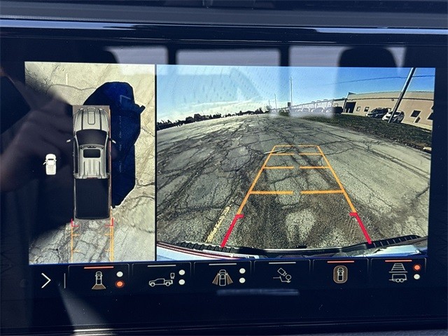 GMC Sierra 3500HD Vehicle Full-screen Gallery Image 17