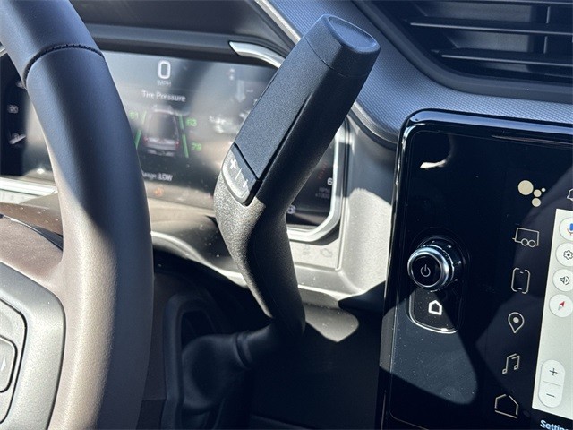 GMC Sierra 3500HD Vehicle Full-screen Gallery Image 20