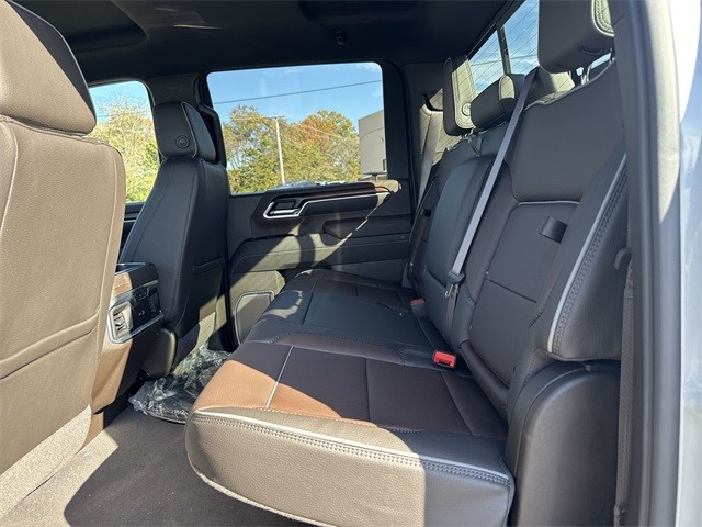 GMC Sierra 3500HD Vehicle Full-screen Gallery Image 22