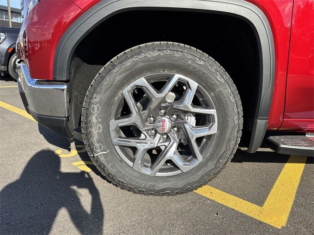 GMC Sierra 1500 Vehicle Full-screen Gallery Image 10