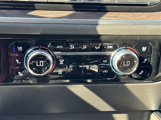 GMC Sierra 1500 Vehicle Full-screen Gallery Image 19