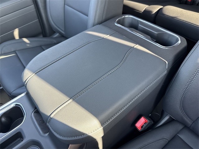 GMC Sierra 1500 Vehicle Full-screen Gallery Image 21