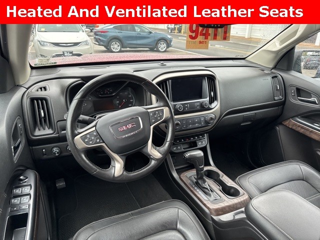 GMC Canyon Vehicle Full-screen Gallery Image 17