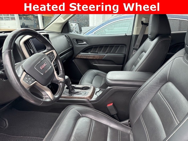 GMC Canyon Vehicle Full-screen Gallery Image 18