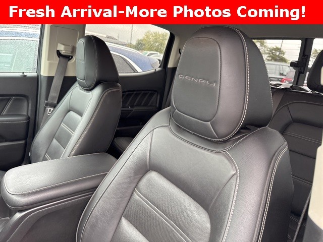 GMC Canyon Vehicle Full-screen Gallery Image 20