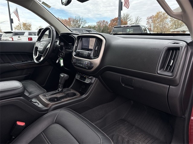 GMC Canyon Vehicle Full-screen Gallery Image 32