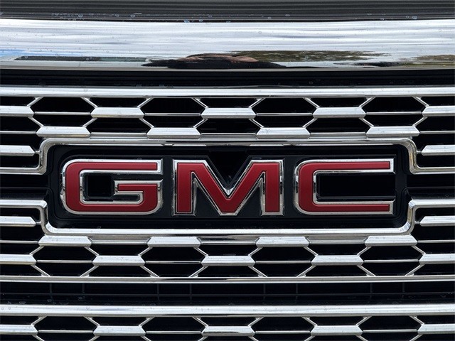 GMC Canyon Vehicle Full-screen Gallery Image 34