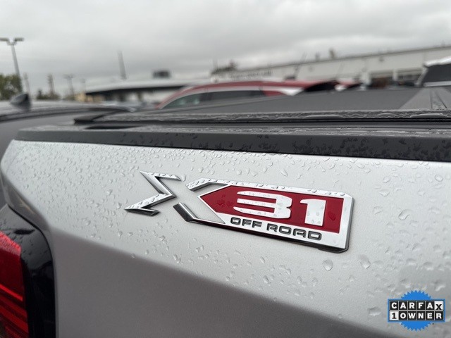 GMC Sierra 1500 Vehicle Full-screen Gallery Image 15