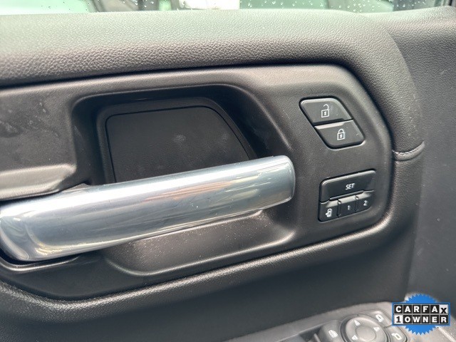 GMC Sierra 1500 Vehicle Full-screen Gallery Image 26