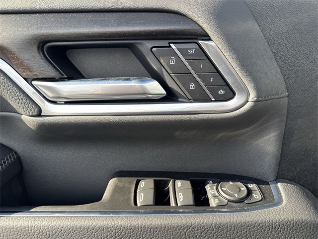 GMC Sierra 2500HD Vehicle Full-screen Gallery Image 13