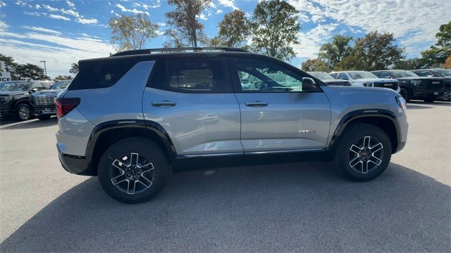 GMC Terrain Vehicle Full-screen Gallery Image 09