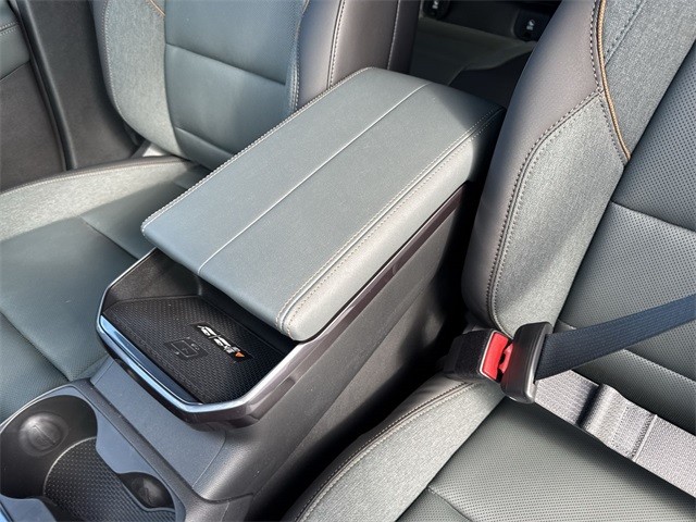 GMC Terrain Vehicle Full-screen Gallery Image 21