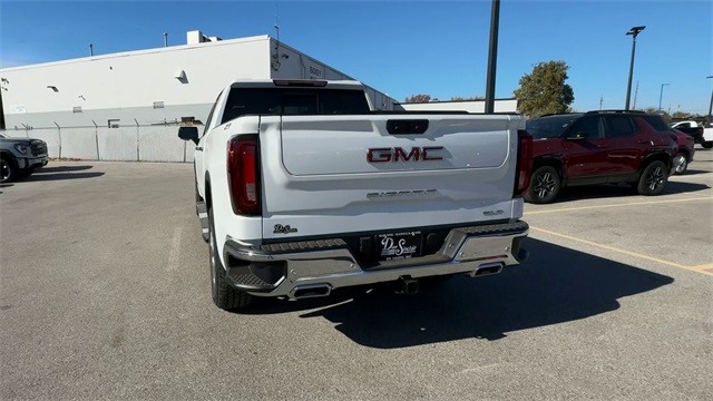 GMC Sierra 1500 Vehicle Full-screen Gallery Image 07