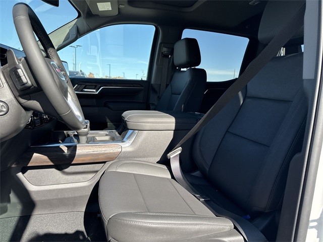 GMC Sierra 1500 Vehicle Full-screen Gallery Image 11