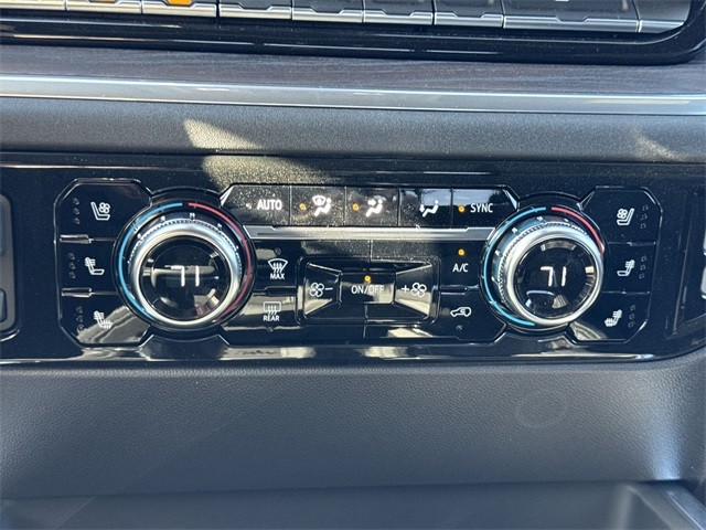 GMC Sierra 1500 Vehicle Full-screen Gallery Image 19