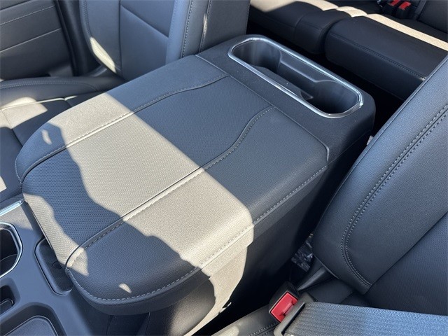 GMC Sierra 1500 Vehicle Full-screen Gallery Image 21