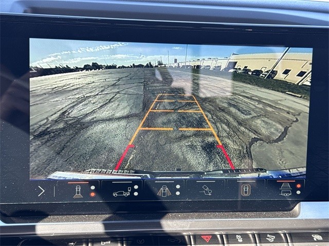 GMC Sierra 1500 Vehicle Full-screen Gallery Image 17