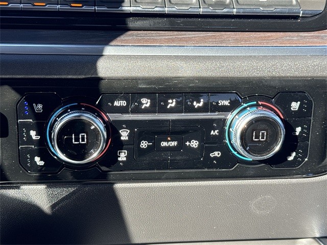 GMC Sierra 1500 Vehicle Full-screen Gallery Image 19