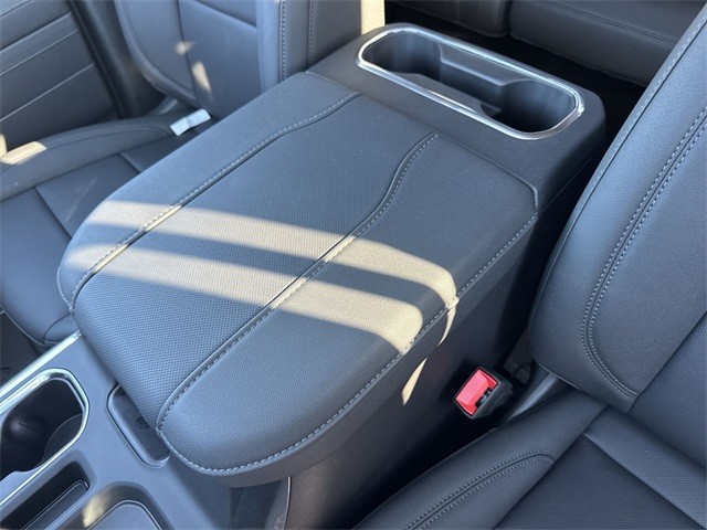 GMC Sierra 1500 Vehicle Full-screen Gallery Image 21